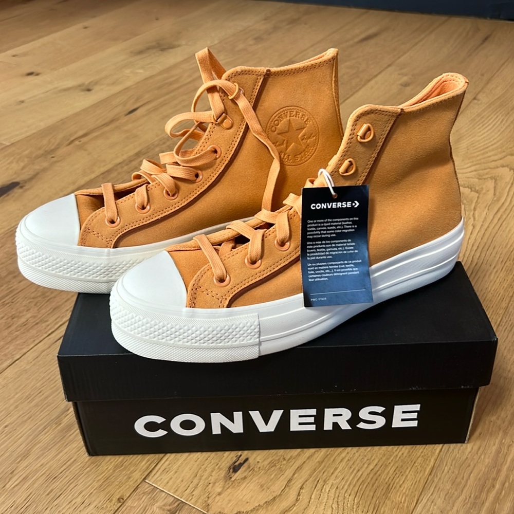 Suede high top tiger moth/tawny owl/egret IS women 9 converse NEW WITH TAGS